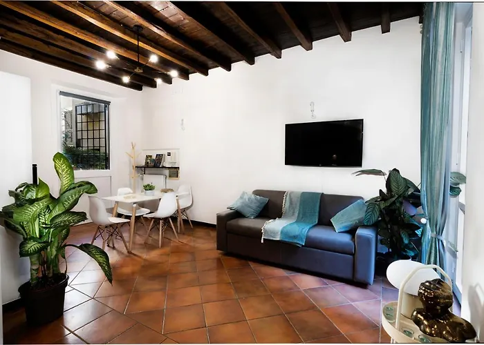 Quiet Trevi Fountain Courtyard & Patio Appartement *