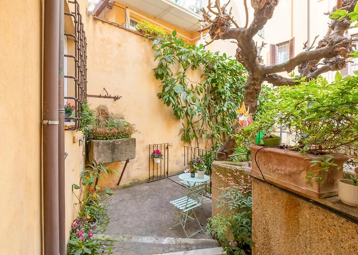 Quiet Trevi Fountain Courtyard & Patio Rome