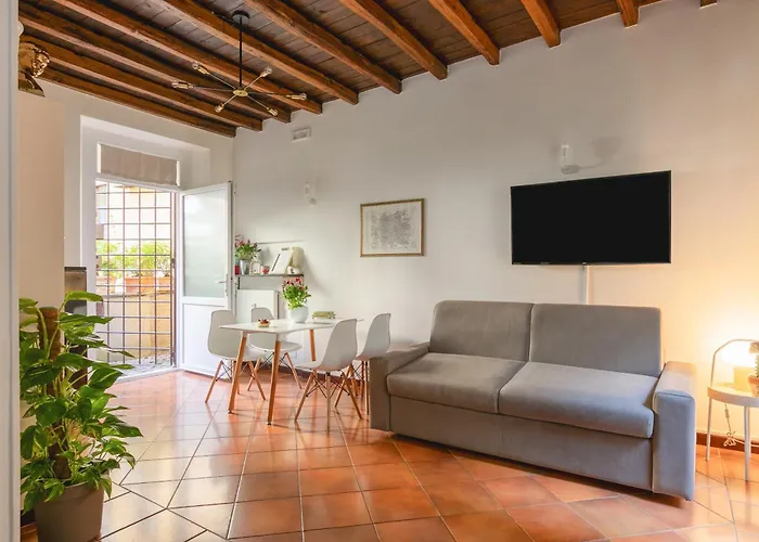 Appartement Quiet Trevi Fountain Courtyard & Patio
