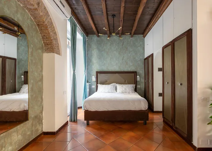 Quiet Trevi Fountain Courtyard & Patio Apartamento Roma